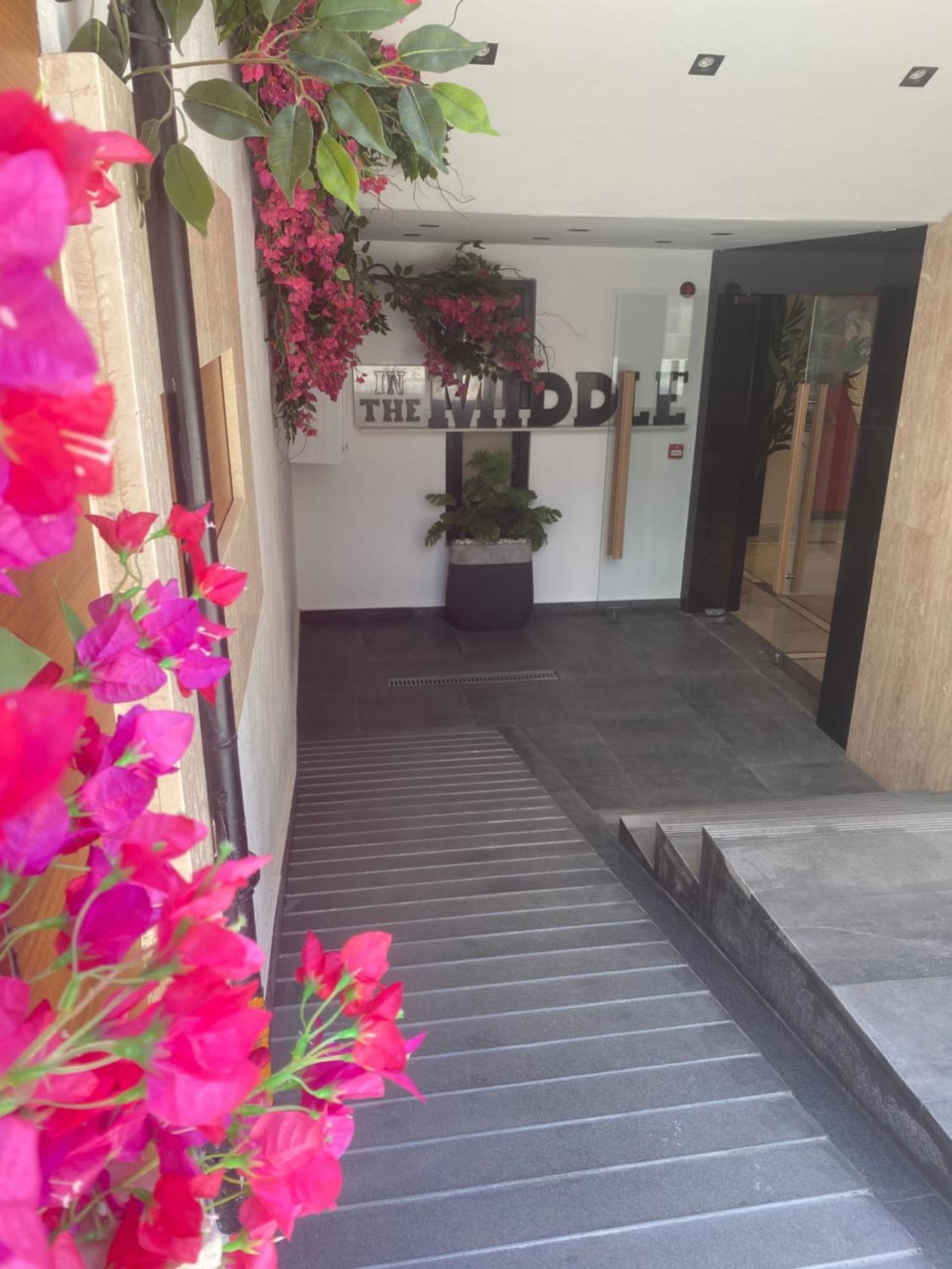 In The Middle Hotel Antalya Exterior foto