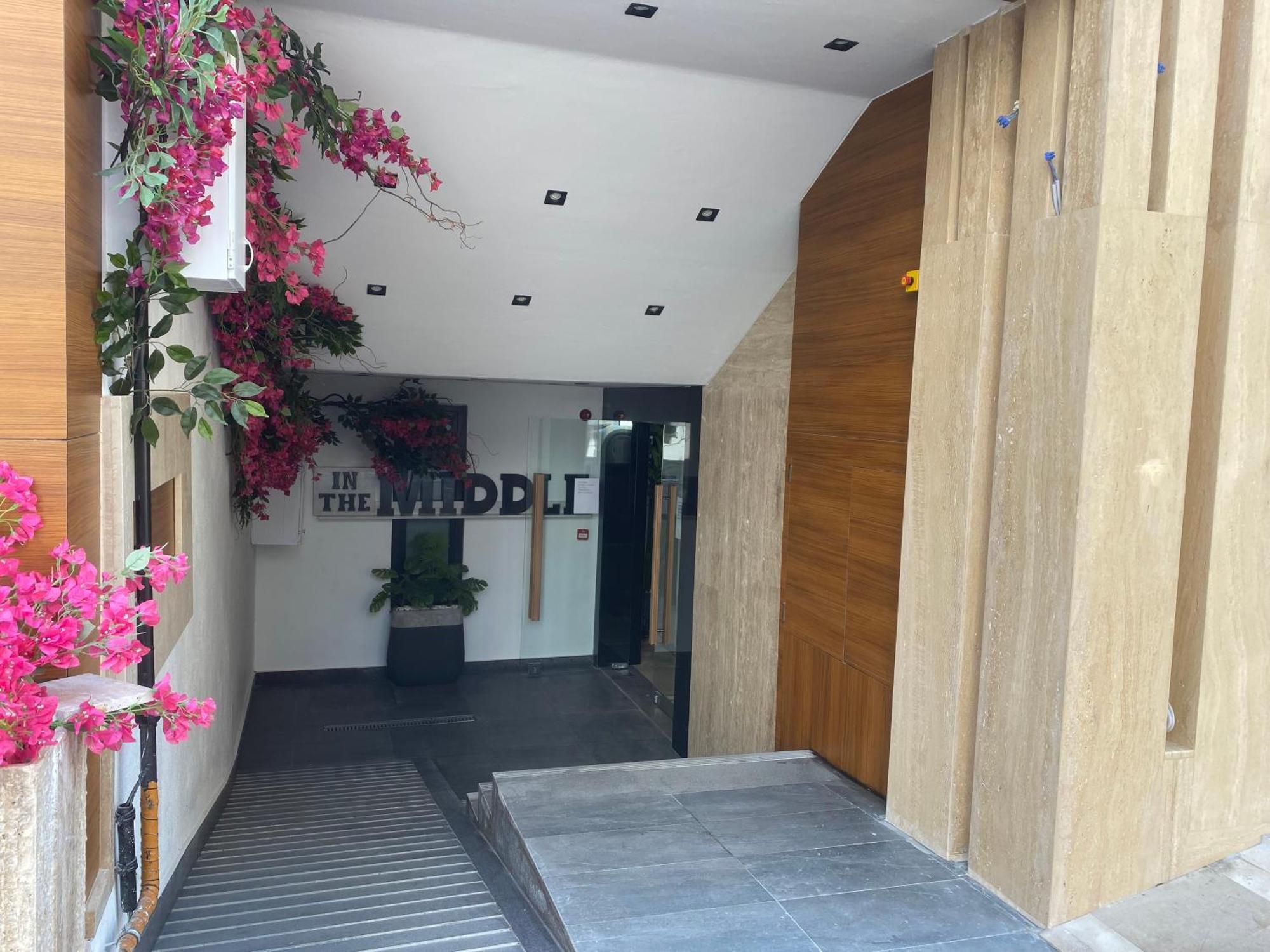 In The Middle Hotel Antalya Exterior foto